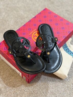 Tory Burch Miller Logo Sandals SZ 5.5 (black)